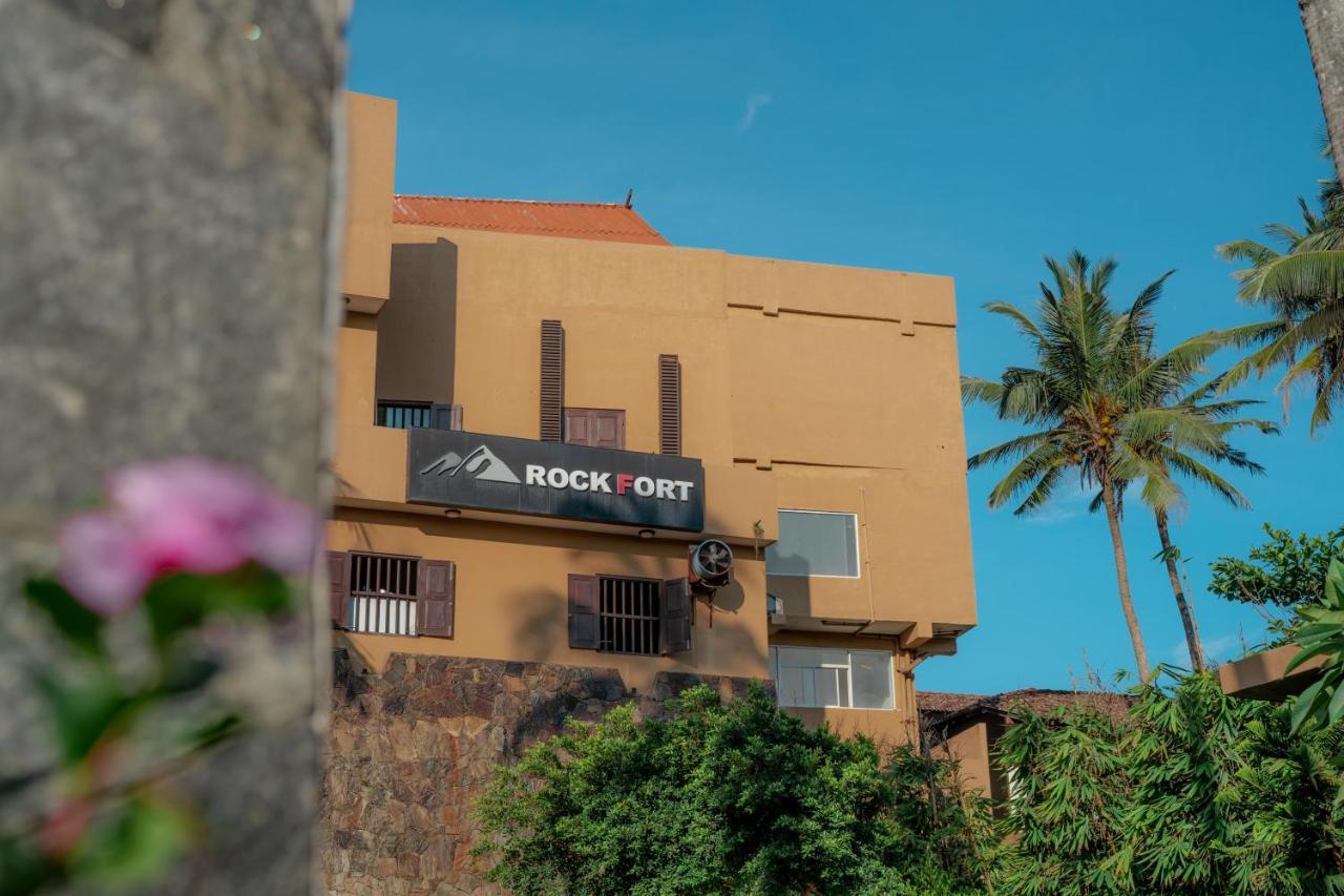 Rock Fort Beach Resort Унаватуна Екстериор снимка