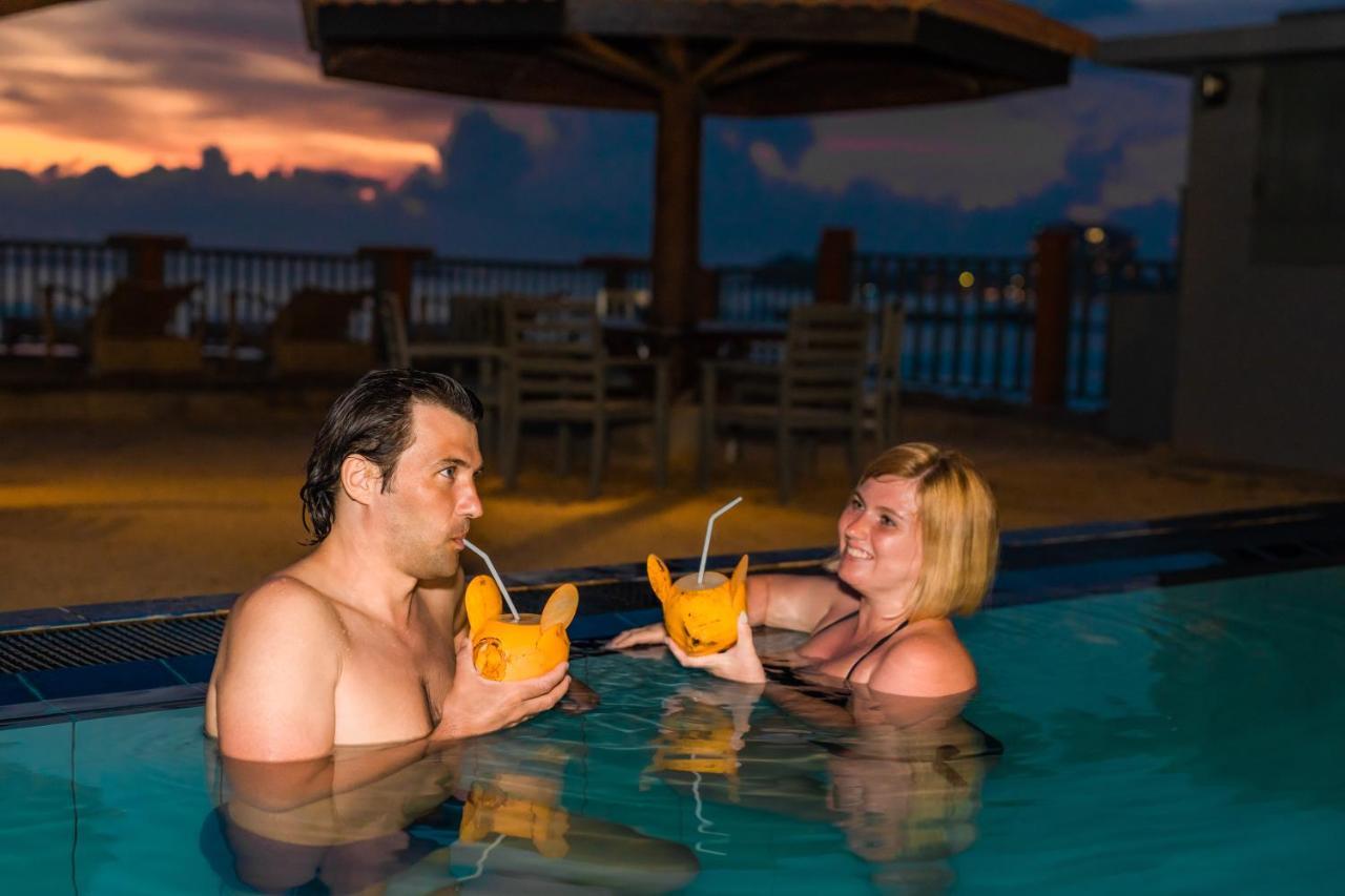 Rock Fort Beach Resort Унаватуна Екстериор снимка