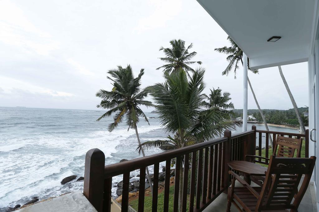 Rock Fort Beach Resort Унаватуна Стая снимка