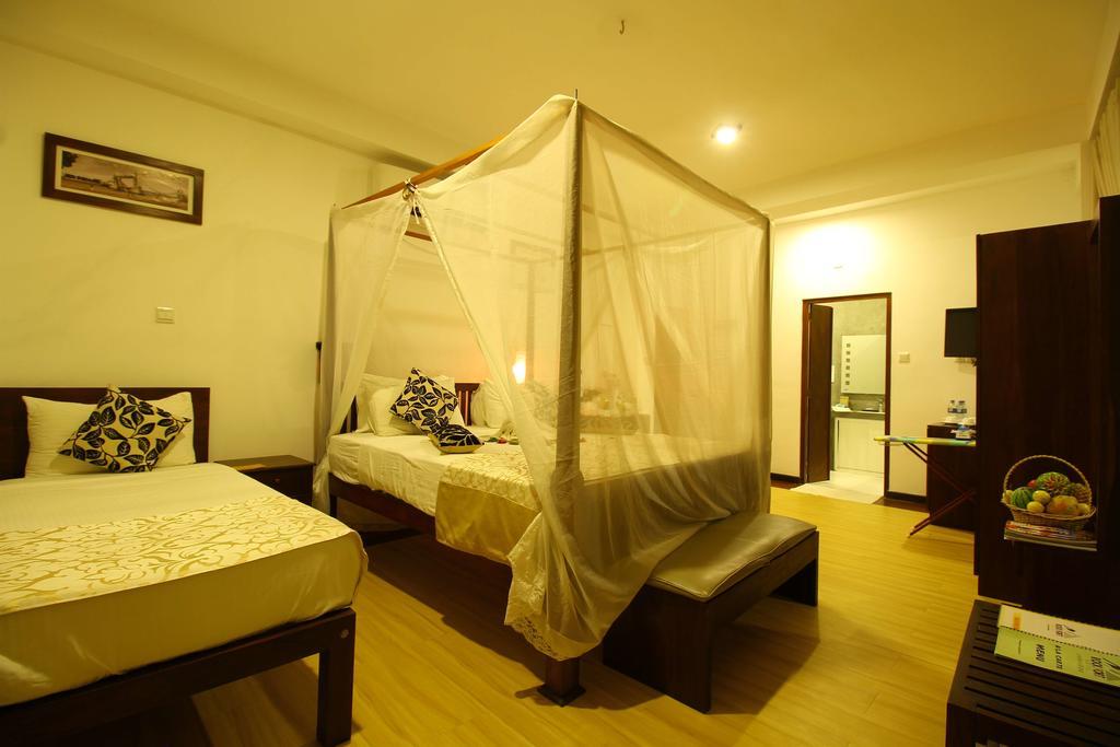 Rock Fort Beach Resort Унаватуна Екстериор снимка