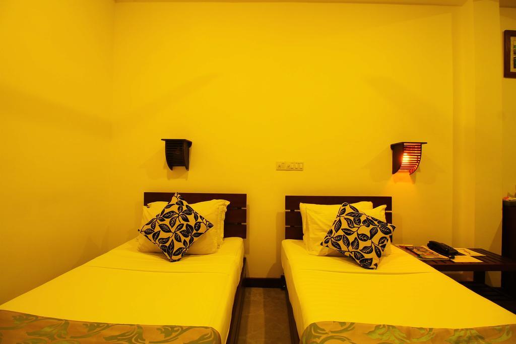 Rock Fort Beach Resort Унаватуна Екстериор снимка