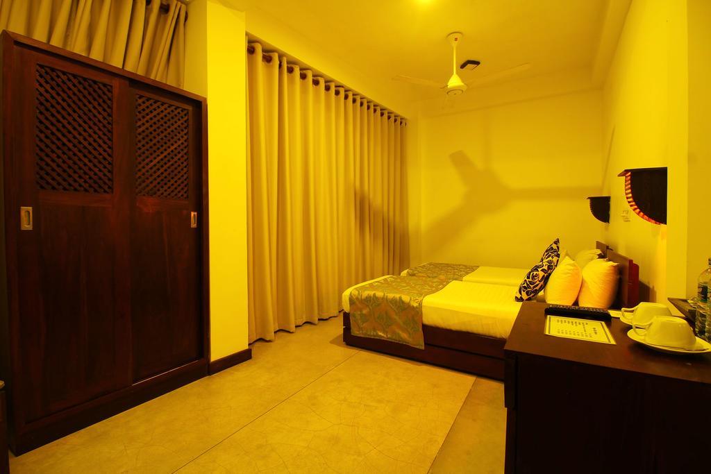 Rock Fort Beach Resort Унаватуна Екстериор снимка